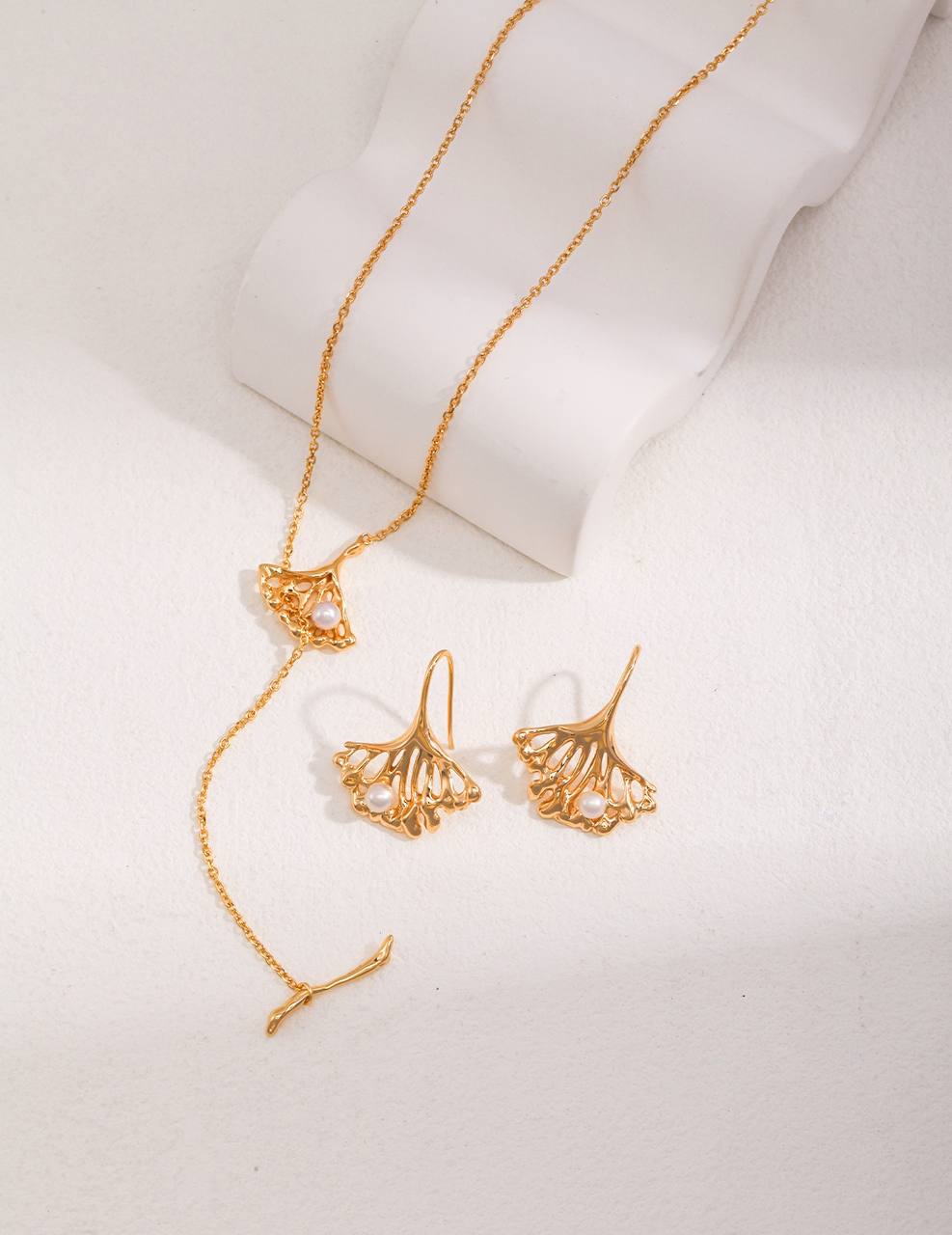 LEAF PEARL ADJUSTABLE NECKLACES