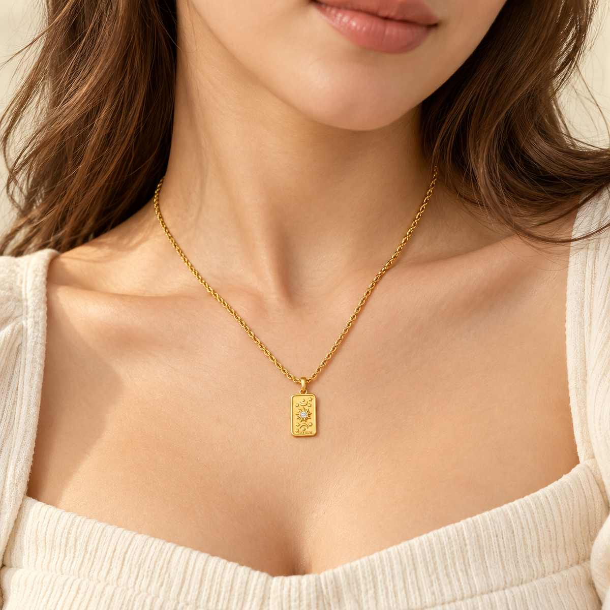 The Sun Tarot Pendant Necklacebu