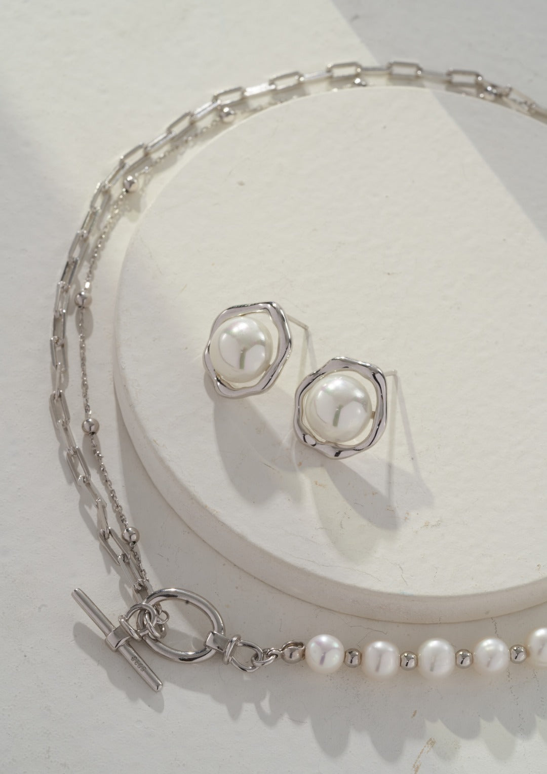 CROSS SILVER PEARL NECKLACES